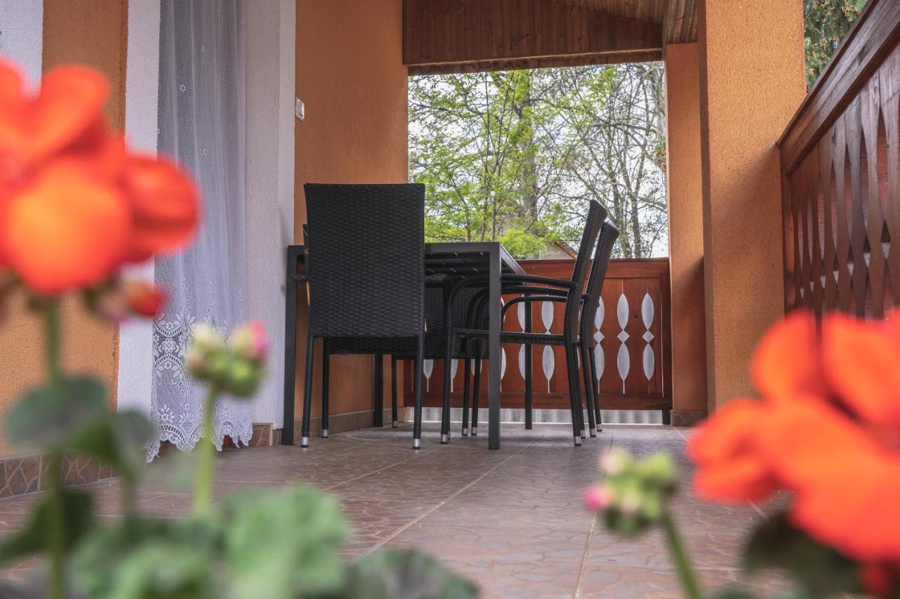 Hotel Olajos Apartman Berekfürdő Zewnętrze zdjęcie